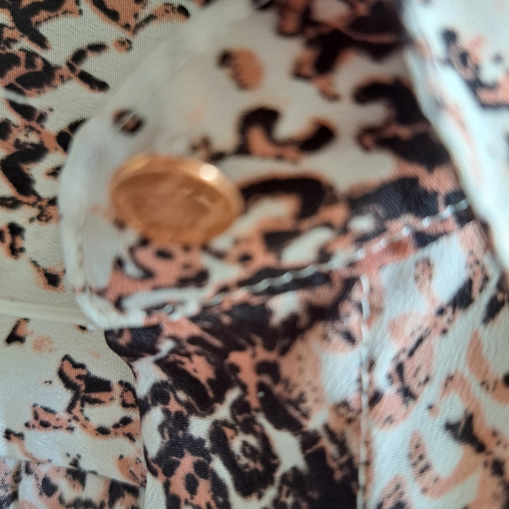 😁ELLEN TRACY BLOUSE - Picture 3 of 6